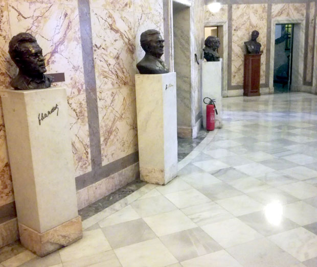 Од Рибара остало само и
